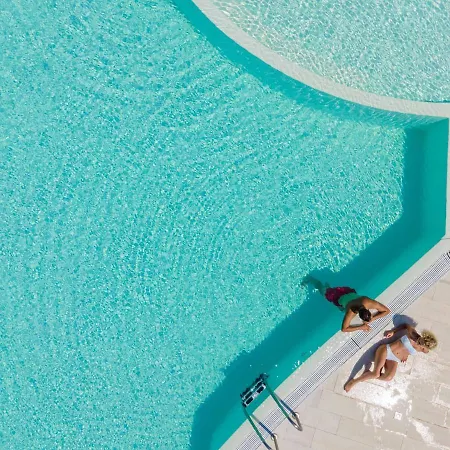 Apart-hotel Le Castella & Beach 3*