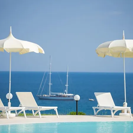 Le Castella & Beach 3* לה קסטלה