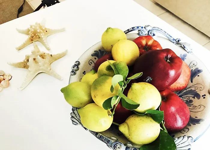 Le Castella & Beach מלון דירות 3*