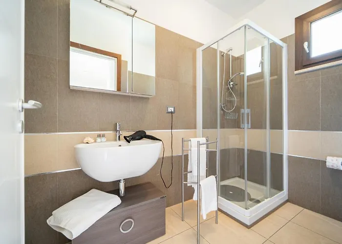 Le Castella & Beach לה קסטלה