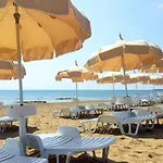 Hotel apartamentowy Le Castella & Beach 3*