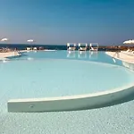 Le Castella & Beach Aparthotel 3*