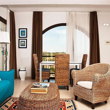 Le Castella & Beach Апарт-отель Ле-Кастелла