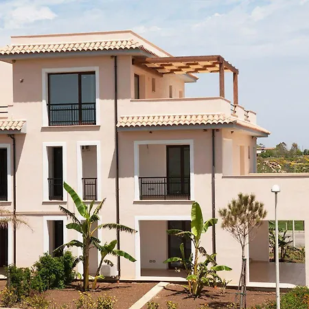 Le Castella Aparthotel