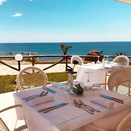 Le Castella & Beach 3*