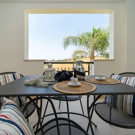 Le Castella & Beach Ле-Кастелла