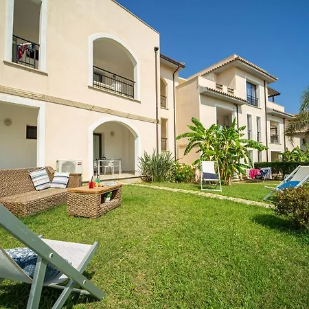 Le Castella Aparthotel