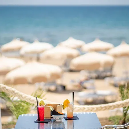 Le Castella & Beach Aparthotel 3*