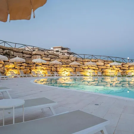 Le Castella & Beach 3* Ле-Кастелла