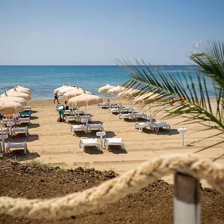 Le Castella & Beach 3*