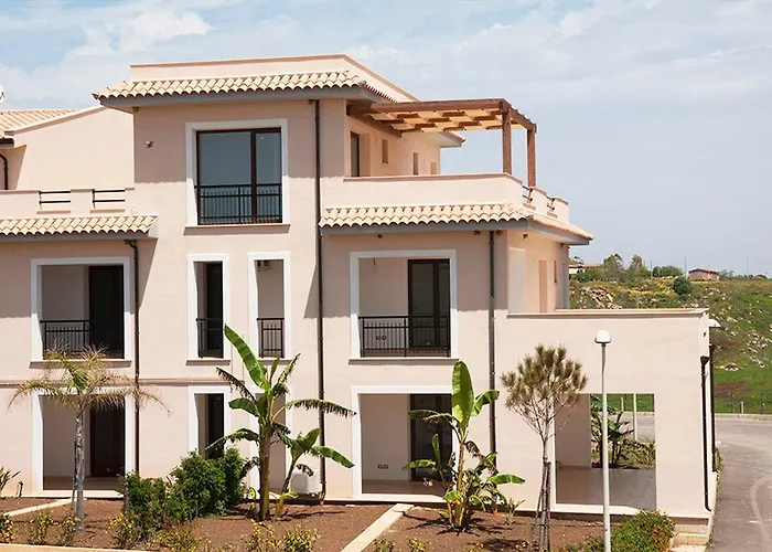 Le Castella Aparthotel