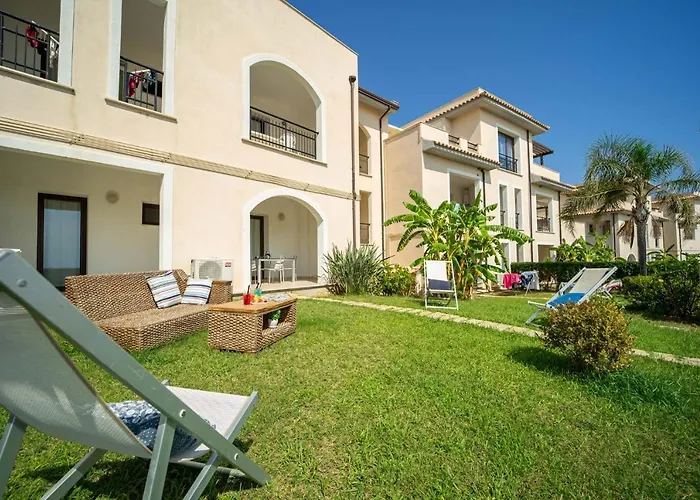 Le Castella Aparthotel