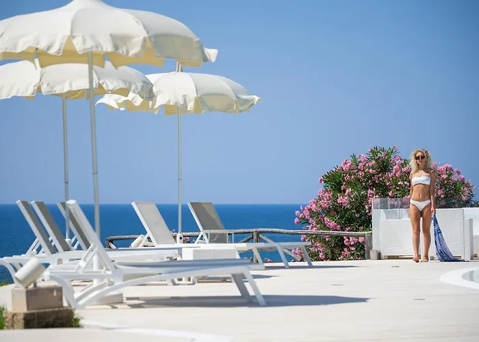 Le Castella Aparthotel 3*